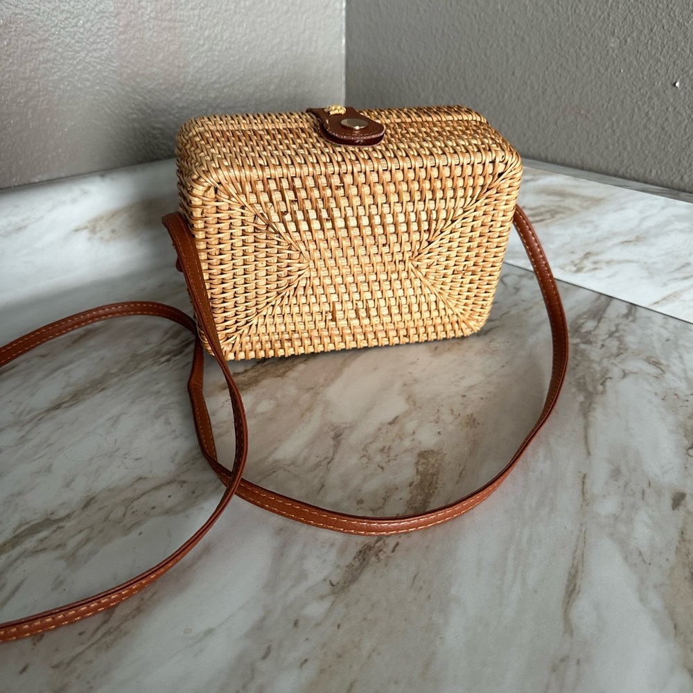 Stylish Tan Woven Crossbody Bag